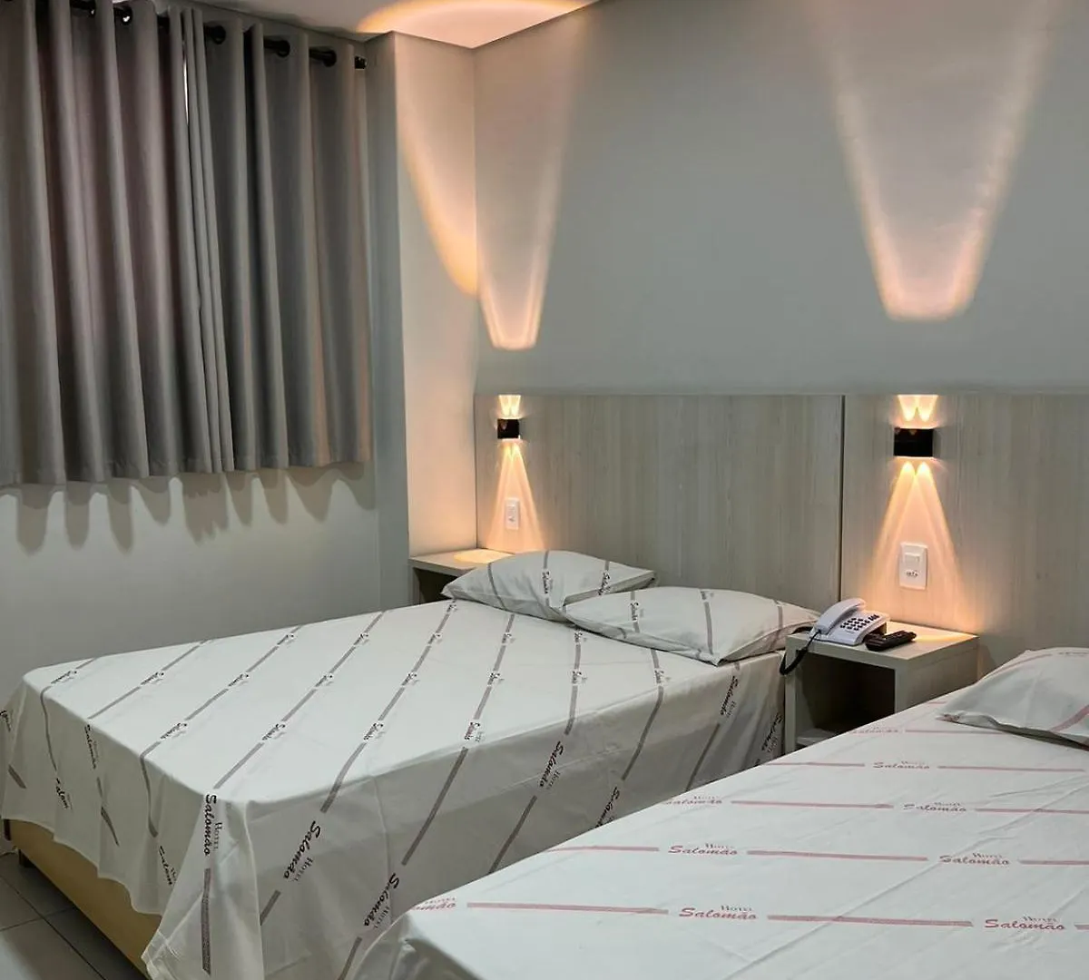 Hotel Salomão - Próximo a 25 de Março, Bom Retiro, Brás e Rua Santa Efigênia, a 2 minutos do Mirante Sampa Sky e pista de Skate Anhangabaú San Paolo