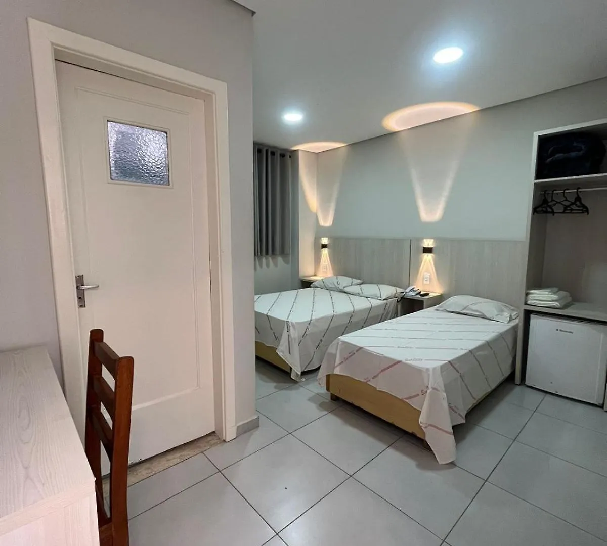 Hotel Salomão - Próximo a 25 de Março, Bom Retiro, Brás e Rua Santa Efigênia, a 2 minutos do Mirante Sampa Sky e pista de Skate Anhangabaú San Paolo
