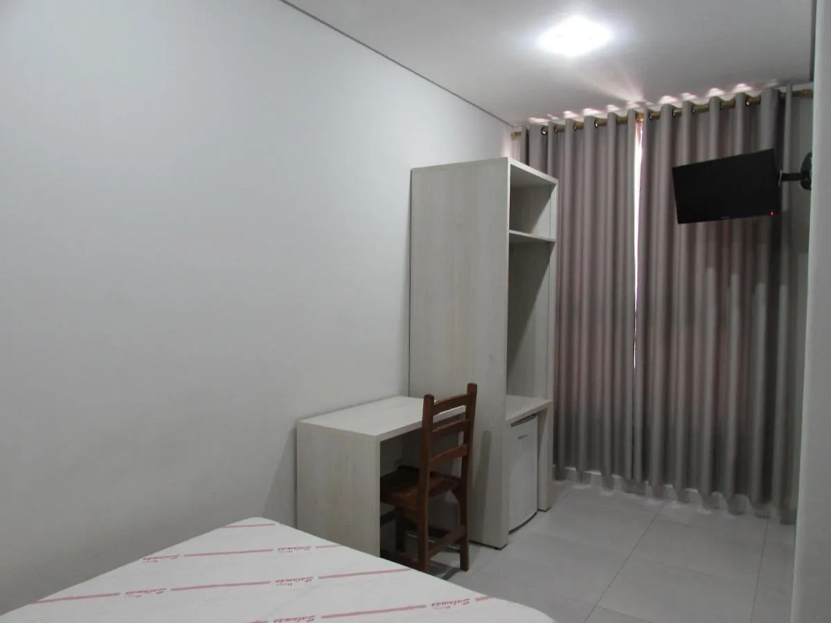Hotel Salomao - Proximo A 25 De Marco, Bom Retiro, Bras E Rua Santa Efigenia, A 2 Minutos Do Mirante Sampa Sky E Pista De Skate Anhangabau サンパウロ