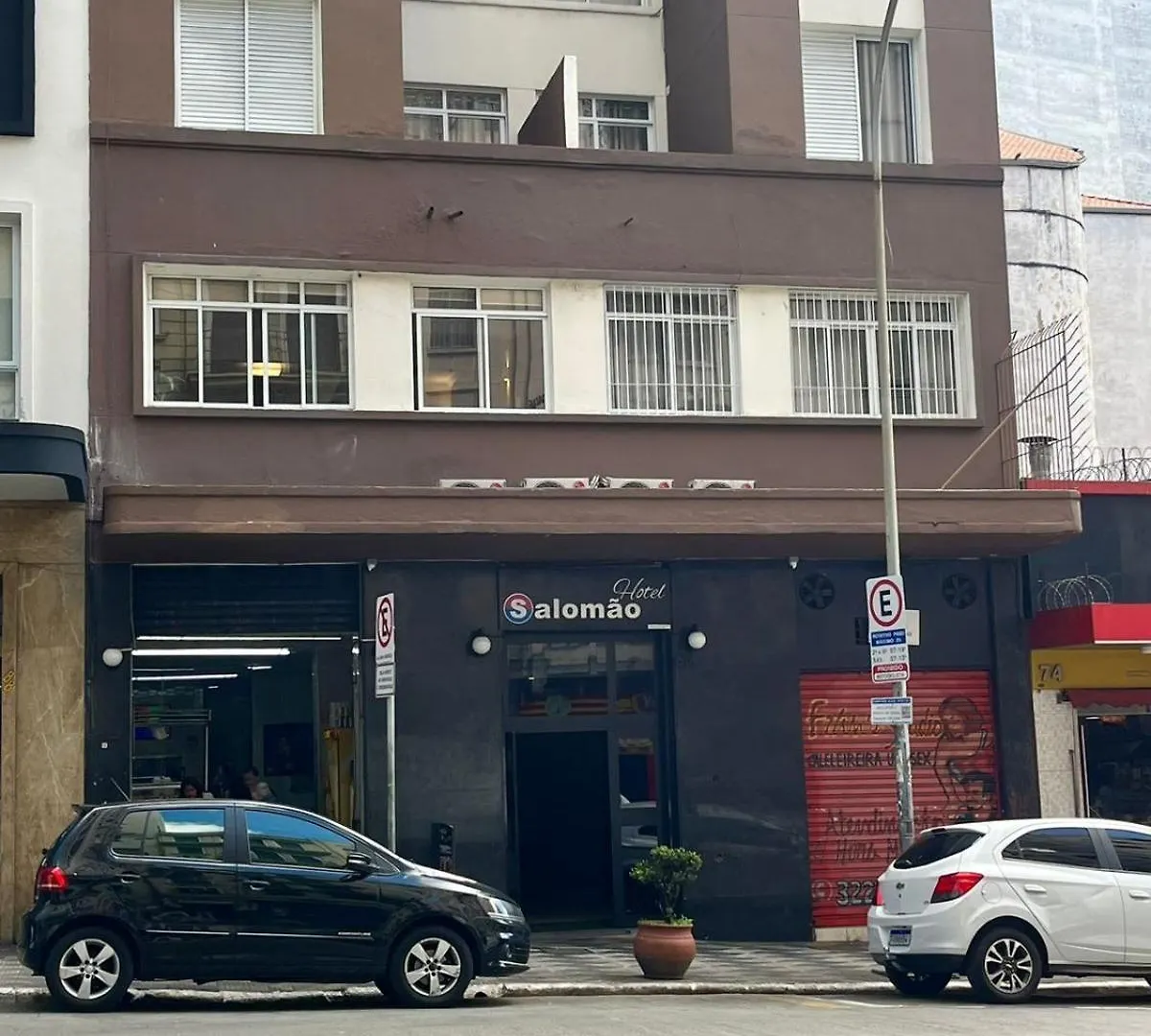 **  Hotel Salomao - Proximo A 25 De Marco, Bom Retiro, Bras E Rua Santa Efigenia, A 2 Minutos Do Mirante Sampa Sky E Pista De Skate Anhangabau サンパウロ ブラジル