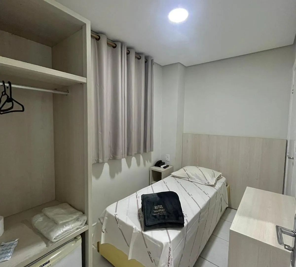 Hotel Salomao - Proximo A 25 De Marco, Bom Retiro, Bras E Rua Santa Efigenia, A 2 Minutos Do Mirante Sampa Sky E Pista De Skate Anhangabau サンパウロ 2*,