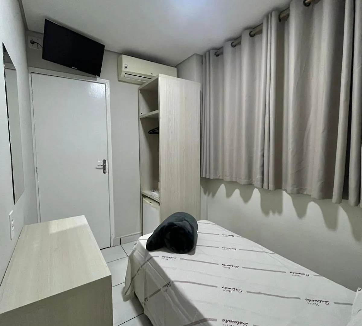 Hotel Salomao - Proximo A 25 De Marco, Bom Retiro, Bras E Rua Santa Efigenia, A 2 Minutos Do Mirante Sampa Sky E Pista De Skate Anhangabau サンパウロ ブラジル
