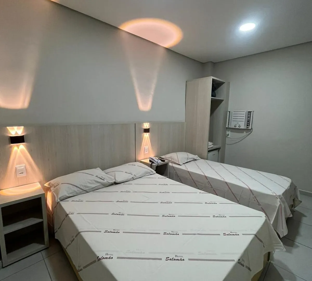 Hotel Salomao - Proximo A 25 De Marco, Bom Retiro, Bras E Rua Santa Efigenia, A 2 Minutos Do Mirante Sampa Sky E Pista De Skate Anhangabau ساو باولو 2*,  البرازيل