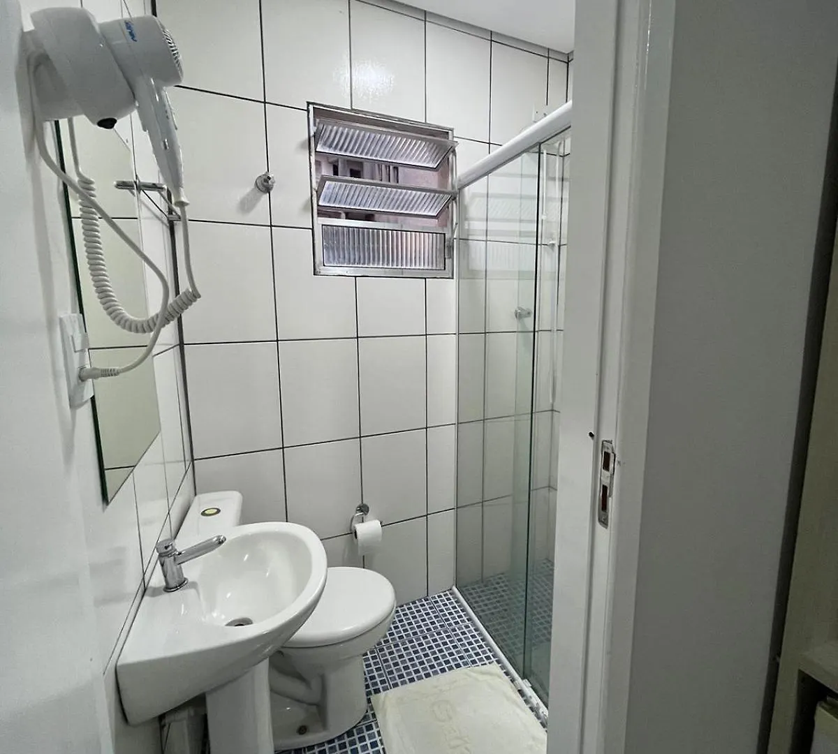 Hotel Salomao - Proximo A 25 De Marco, Bom Retiro, Bras E Rua Santa Efigenia, A 2 Minutos Do Mirante Sampa Sky E Pista De Skate Anhangabau サンパウロ ブラジル