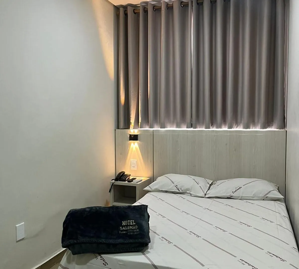 Hotel Salomao - Proximo A 25 De Marco, Bom Retiro, Bras E Rua Santa Efigenia, A 2 Minutos Do Mirante Sampa Sky E Pista De Skate Anhangabau サンパウロ
