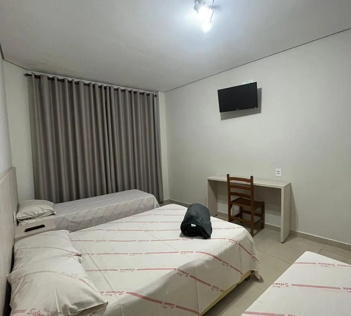 Hotel Salomao - Proximo A 25 De Marco, Bom Retiro, Bras E Rua Santa Efigenia, A 2 Minutos Do Mirante Sampa Sky E Pista De Skate Anhangabau サンパウロ