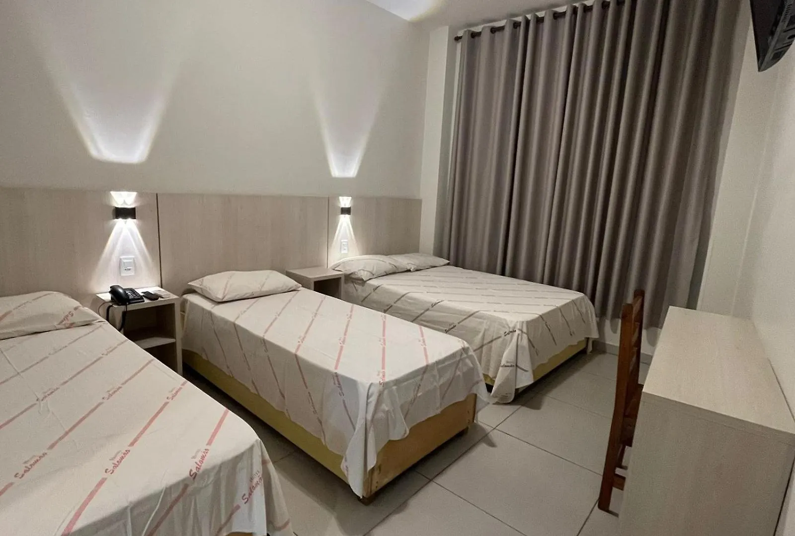 Hotel Salomao: Central Stay Near 25 de Marco & Sampa Sky Sao Paulo Brazil