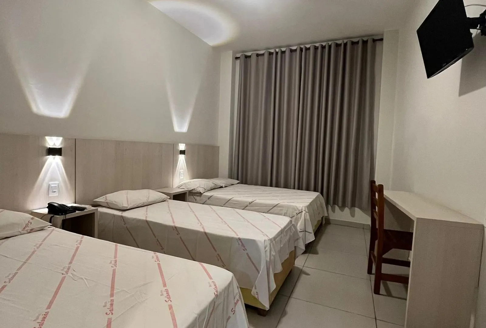 Hotel Salomao: Central Stay Near 25 de Marco & Sampa Sky Sao Paulo